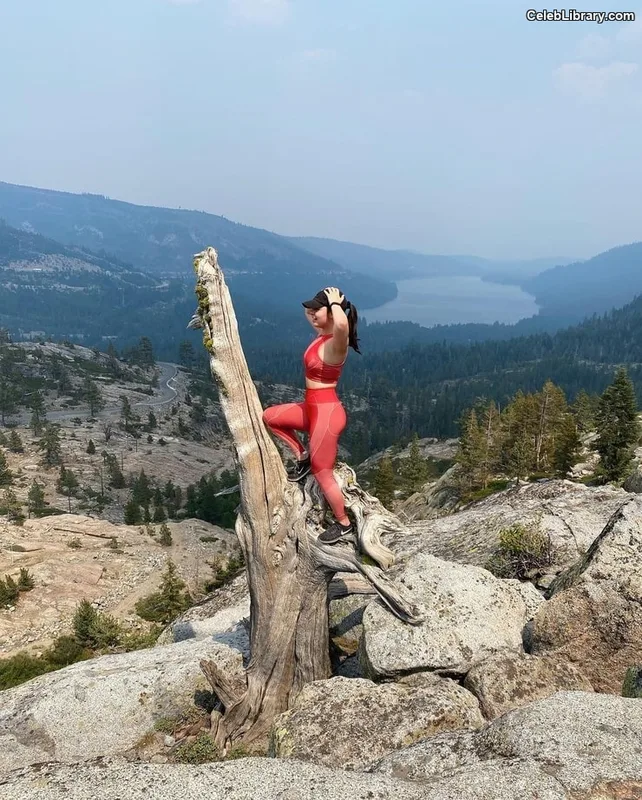 Isabella Gomez photo 5 of 479