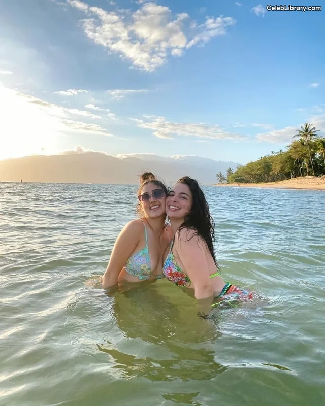 Isabella Gomez photo 13 of 479