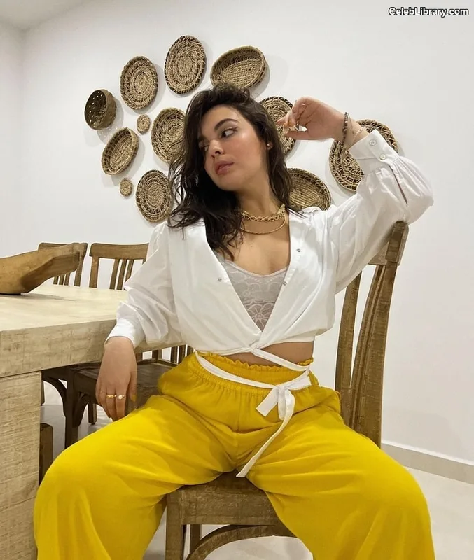 Isabella Gomez photo 22 of 479