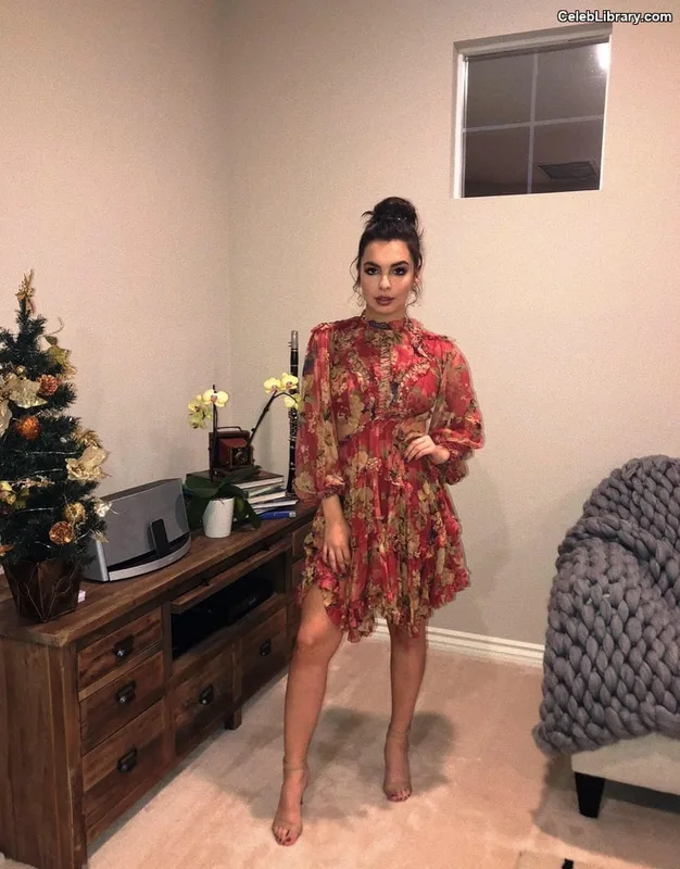 Isabella Gomez photo 4 of 479