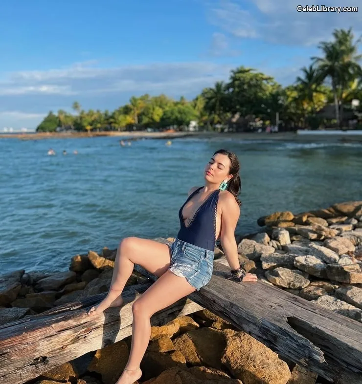 Isabella Gomez photo 7 of 479