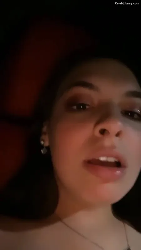Isabella Gomez photo 2 of 479