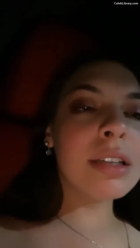 Isabella Gomez photo 3 of 479