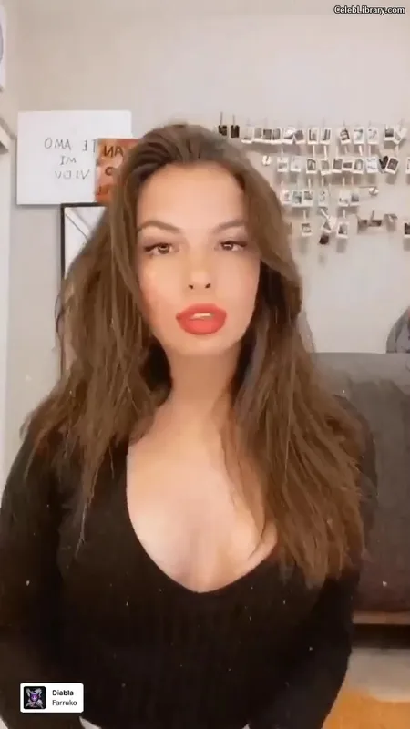 Isabella Gomez photo 17 of 479