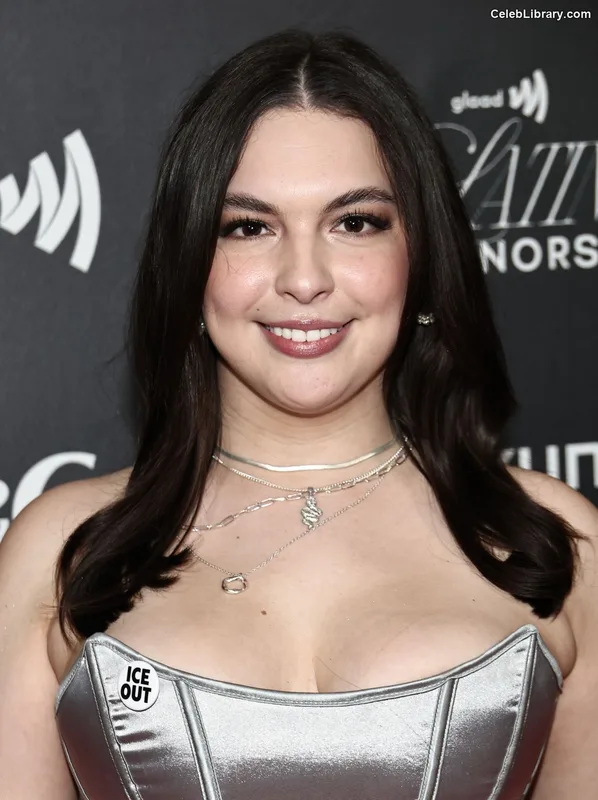 Isabella Gomez photo 23 of 479
