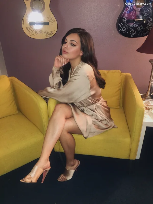 Isabella Gomez photo 6 of 479