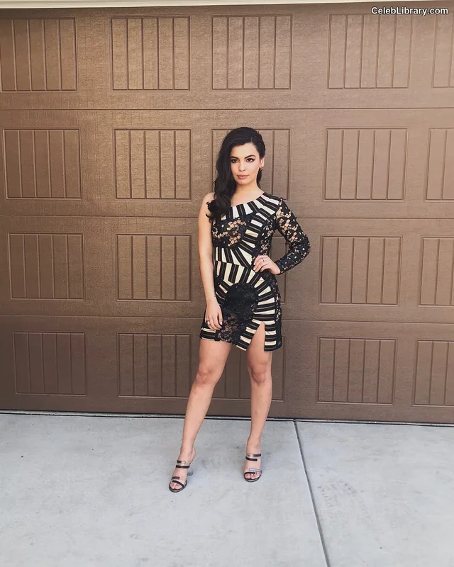 Isabella Gomez photo 11 of 479