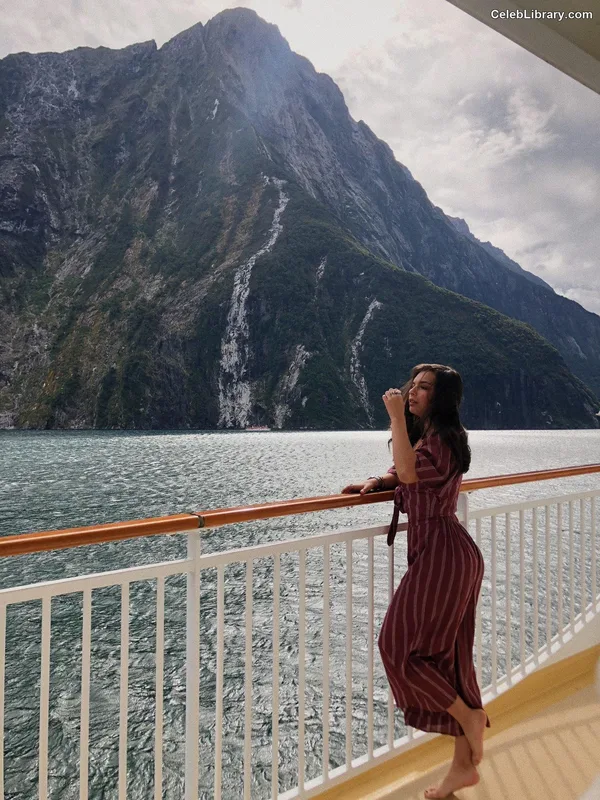 Isabella Gomez photo 24 of 479