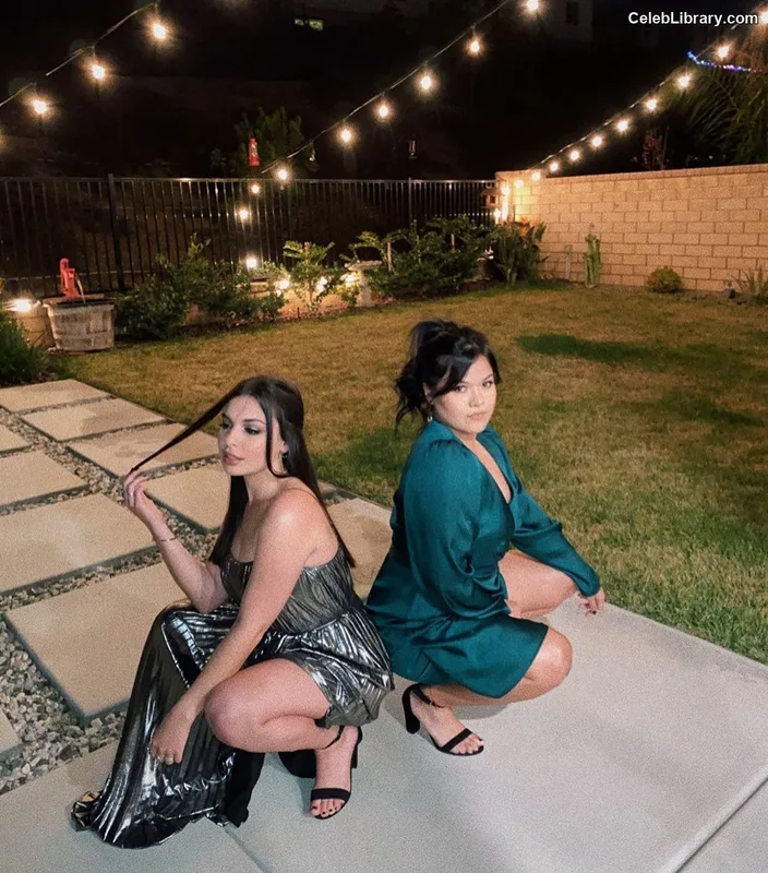 Isabella Gomez photo 6 of 479