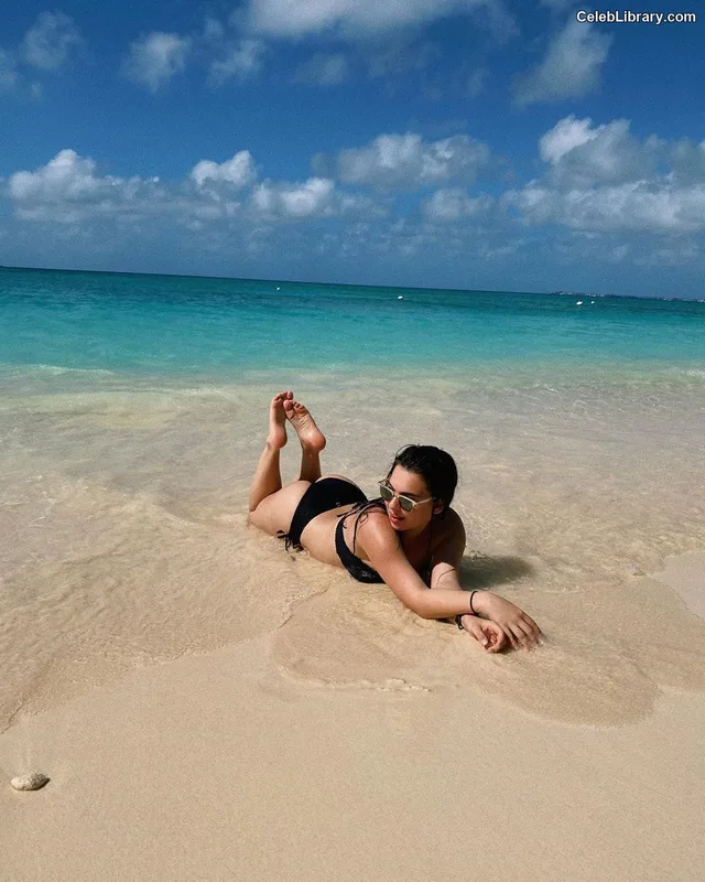 Isabella Gomez photo 8 of 479