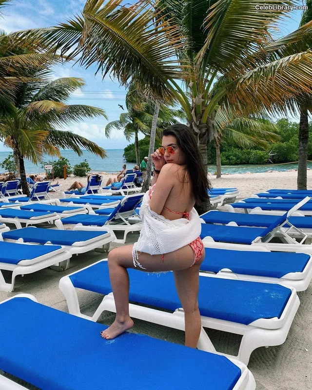 Isabella Gomez photo 12 of 479