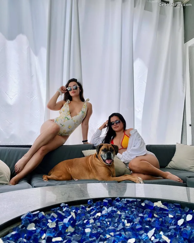 Isabella Gomez photo 20 of 479