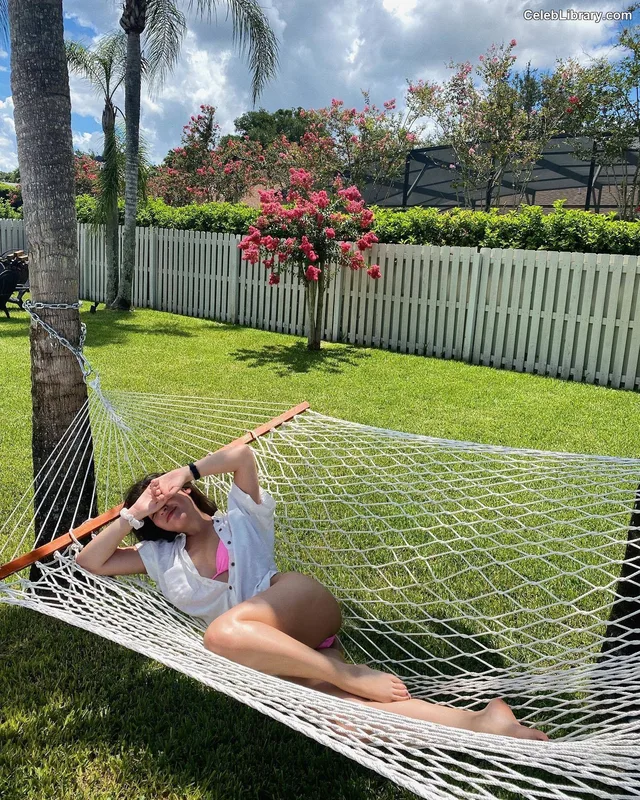 Isabella Gomez photo 21 of 479