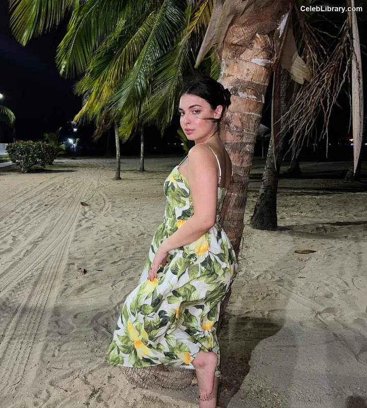 Isabella Gomez photo 5 of 479