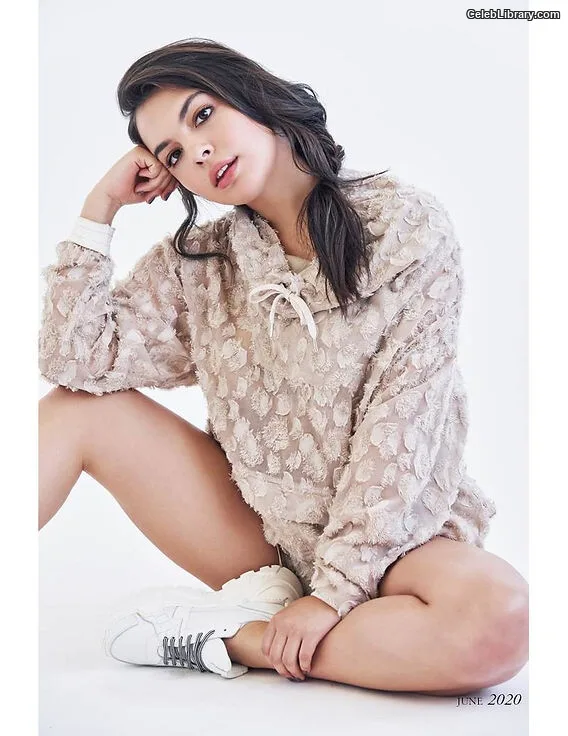 Isabella Gomez photo 11 of 479