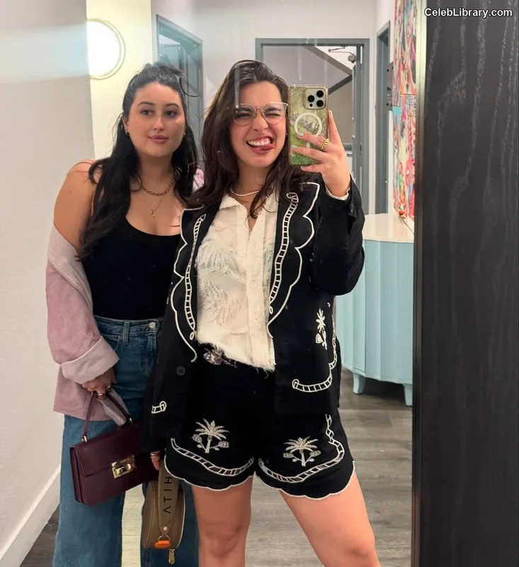 Isabella Gomez photo 16 of 479
