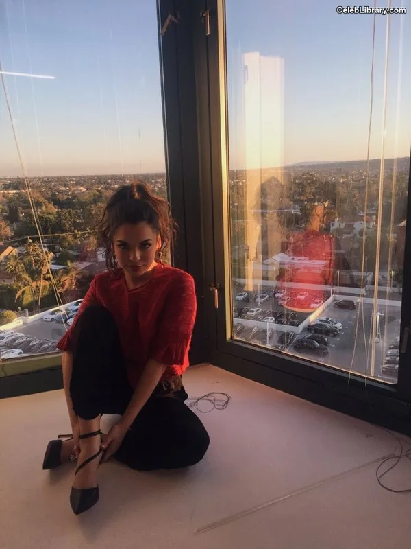 Isabella Gomez photo 17 of 479