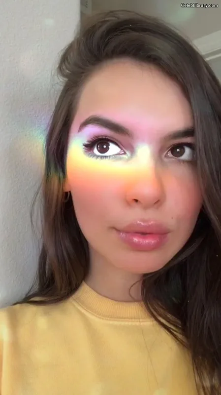 Isabella Gomez photo 20 of 479