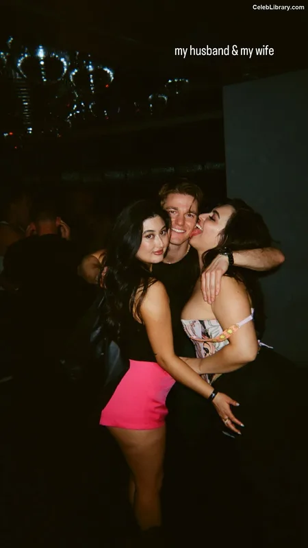 Isabella Gomez photo 24 of 479