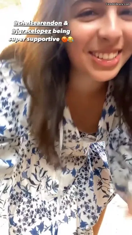Isabella Gomez photo 6 of 479