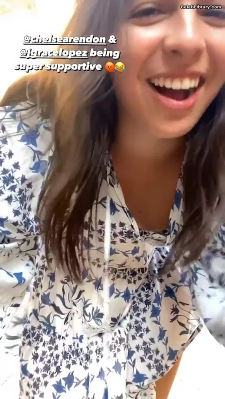 Isabella Gomez photo 7 of 479