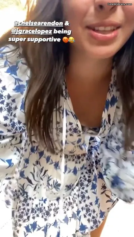 Isabella Gomez photo 10 of 479