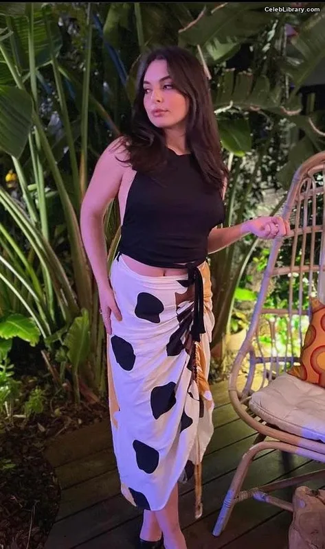 Isabella Gomez photo 24 of 479