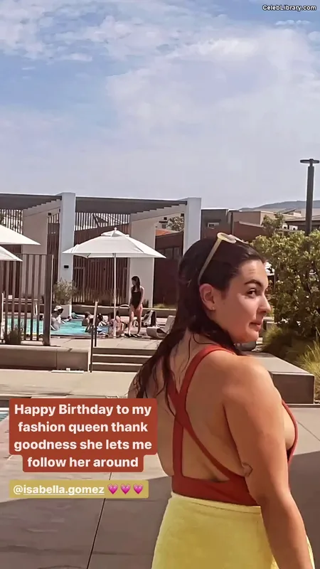 Isabella Gomez photo 2 of 479
