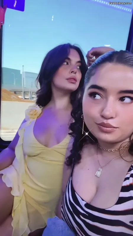 Isabella Gomez photo 8 of 479