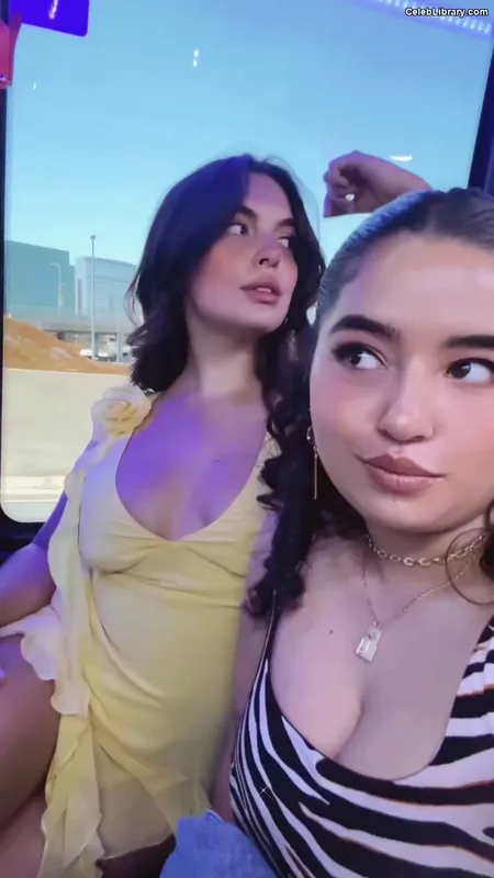 Isabella Gomez photo 9 of 479