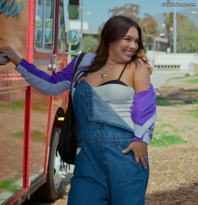 Isabella Gomez photo 18 of 479