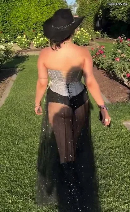 Isabella Gomez photo 5 of 479