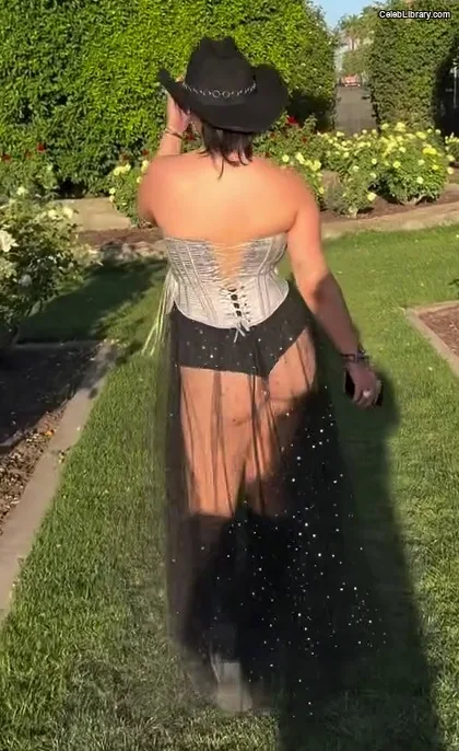 Isabella Gomez photo 12 of 479