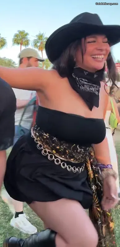 Isabella Gomez photo 13 of 479