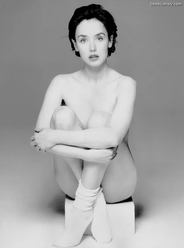 Isabelle Adjani photo 5 of 15