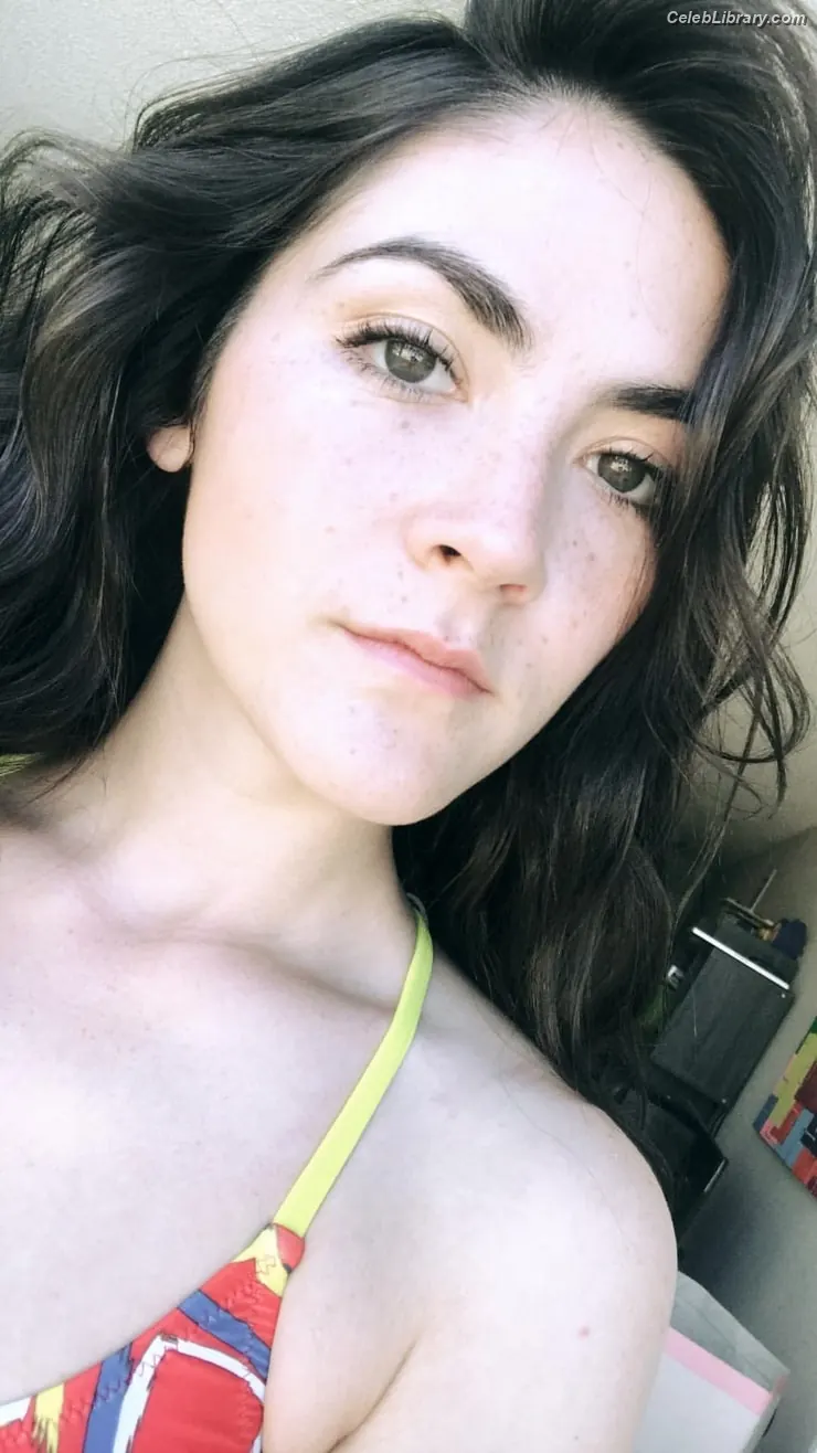 Isabelle Fuhrman photo 12 of 487