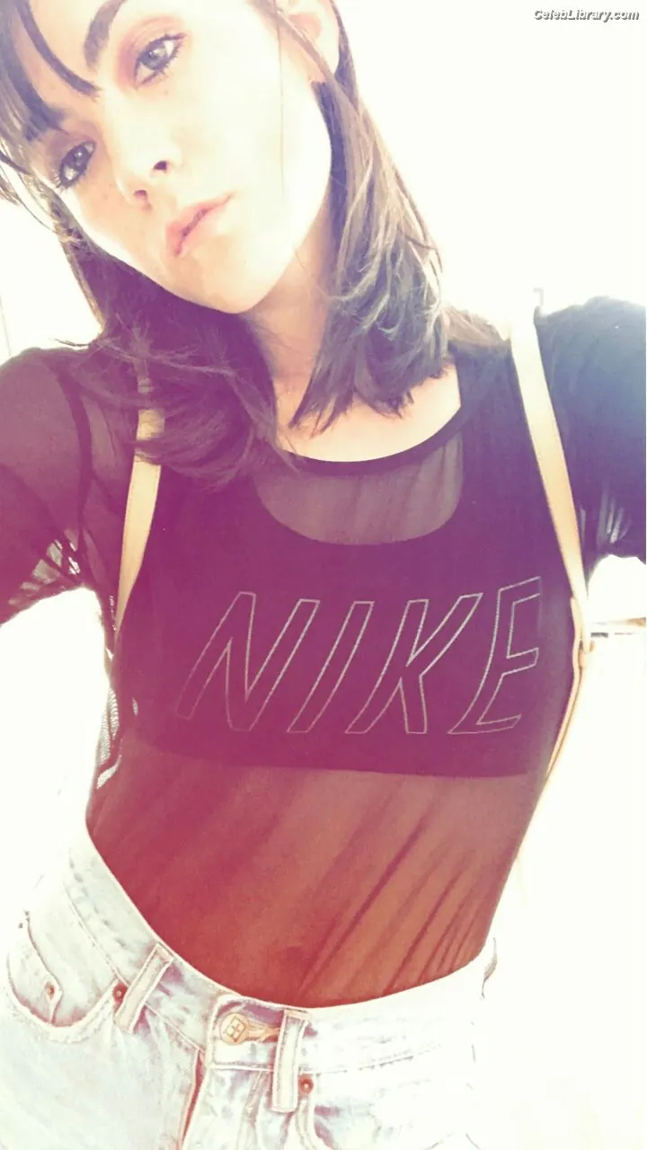 Isabelle Fuhrman photo 5 of 487