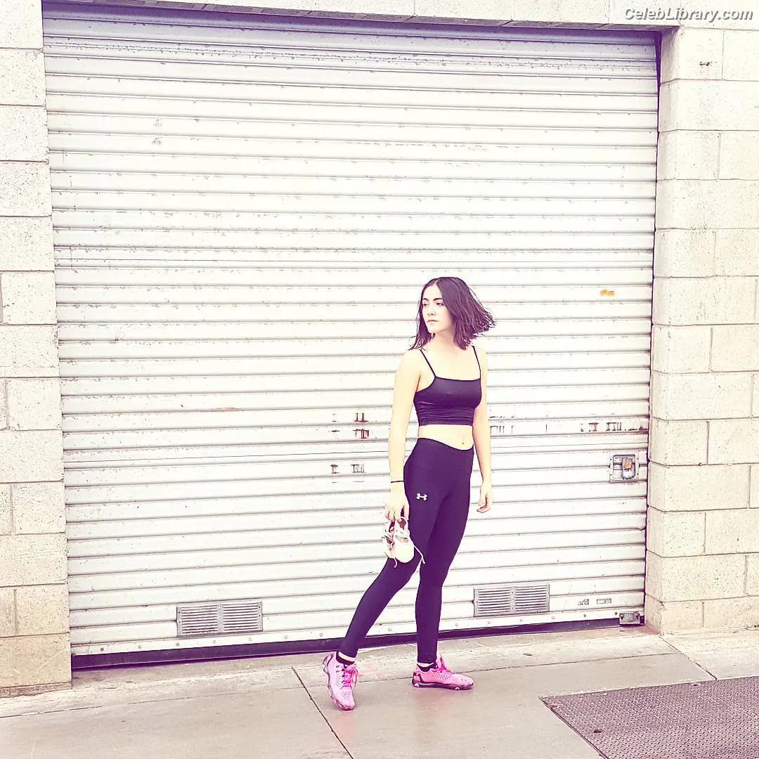 Isabelle Fuhrman photo 2 of 487