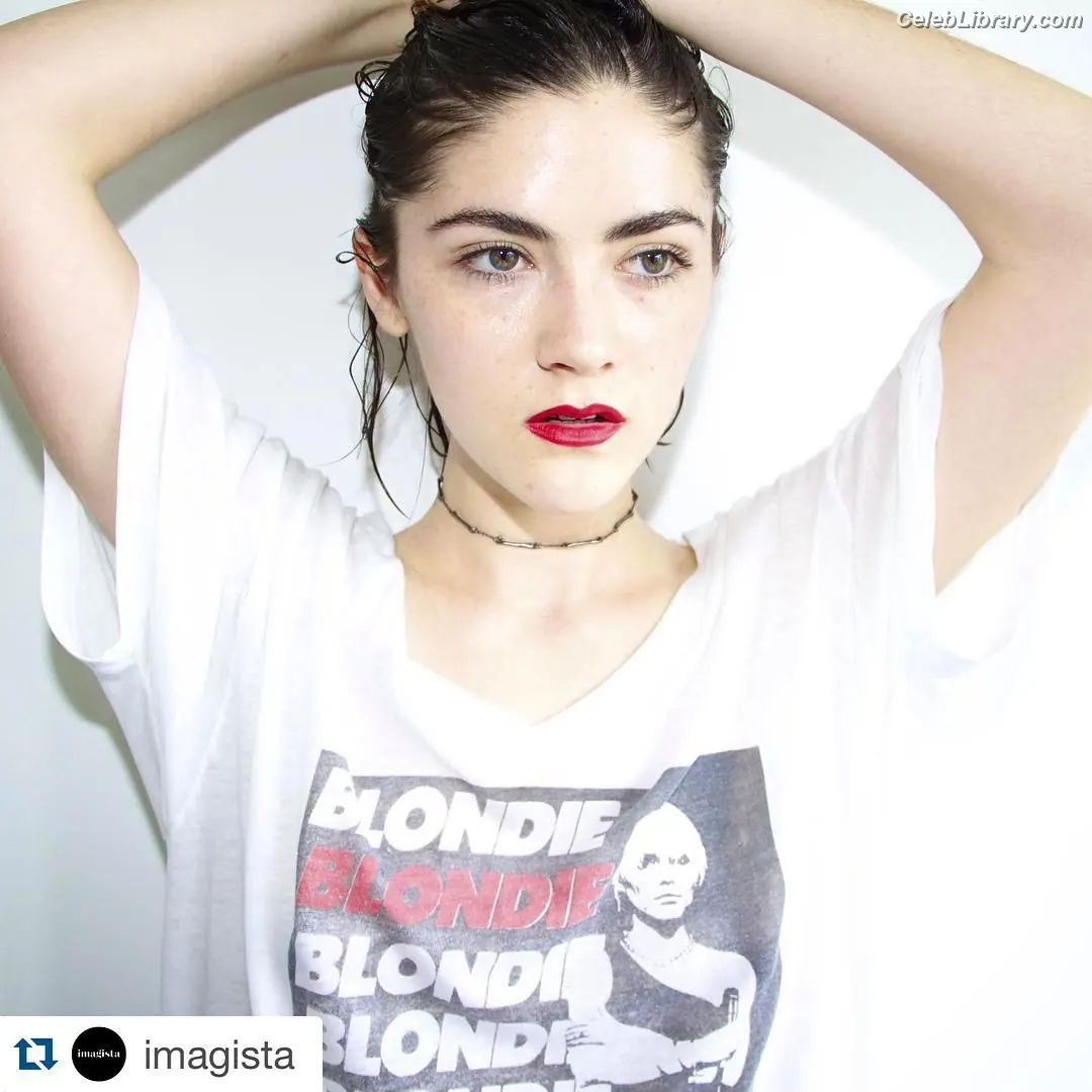 Isabelle Fuhrman photo 2 of 487