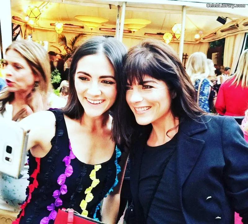 Isabelle Fuhrman photo 6 of 488