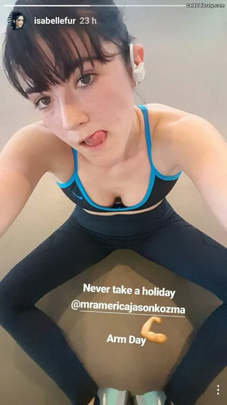 Isabelle Fuhrman photo 24 of 488