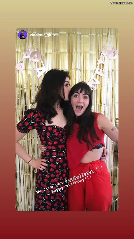 Isabelle Fuhrman photo 4 of 488