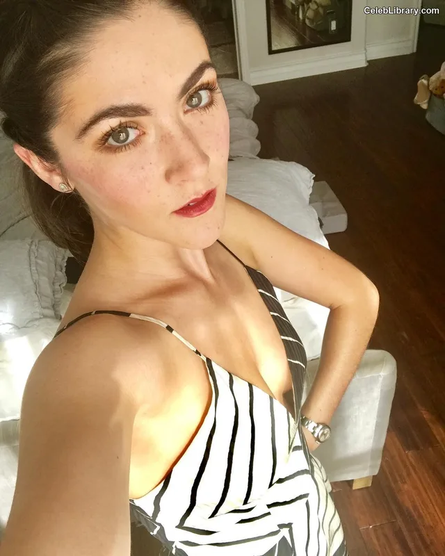 Isabelle Fuhrman photo 22 of 488