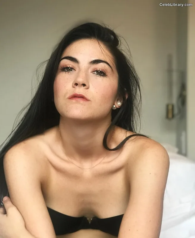 Isabelle Fuhrman photo 5 of 488