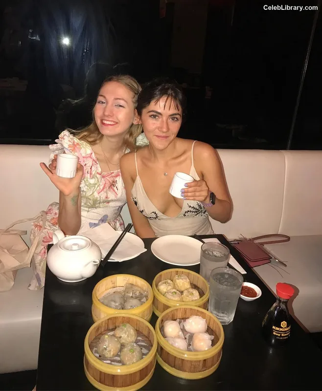 Isabelle Fuhrman photo 6 of 488