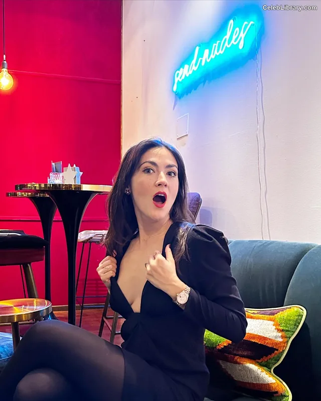 Isabelle Fuhrman photo 9 of 488