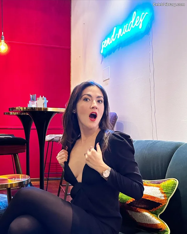 Isabelle Fuhrman photo 10 of 488
