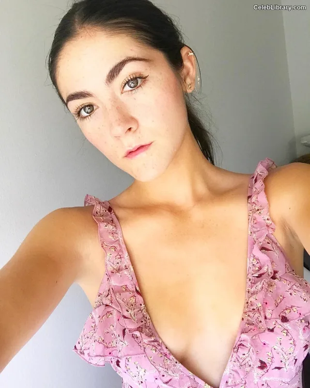 Isabelle Fuhrman photo 11 of 488