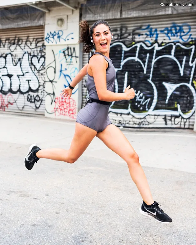 Isabelle Fuhrman photo 21 of 488