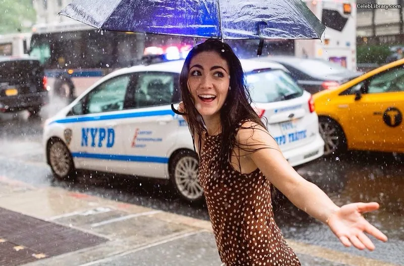 Isabelle Fuhrman photo 10 of 488